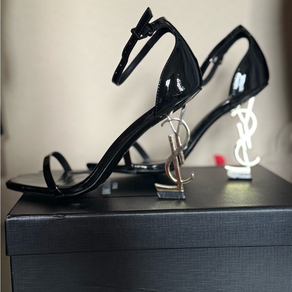 Yves Saint Laurent Black Patent Leather Heels